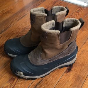 NORTH FACE Men’s 9.5 boots